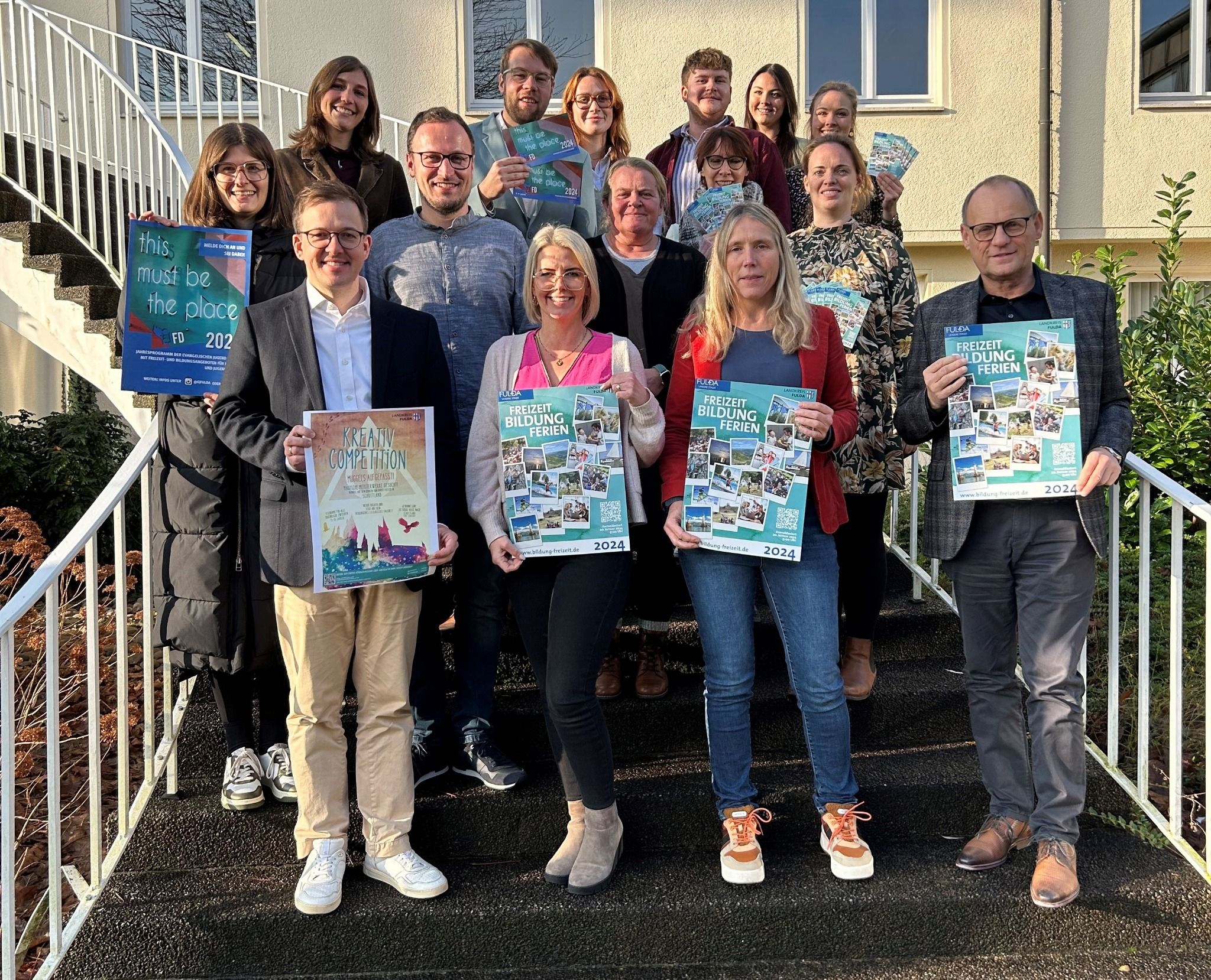 Gruppenfoto Vorstellung Freizeit- und Jugendbildungsprogramme 2024
