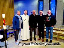 Gefängnisseelsorger Diakon Dr. Meins Coetsier mit den ehrenamtlichen