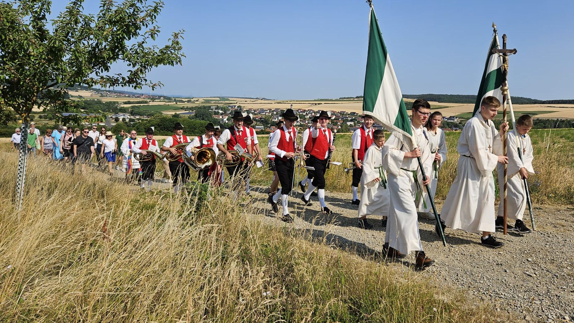 Pfarrwallfahrt Großentaft und Männerwallfahrt Hünfeld zum Gehilfersberg 