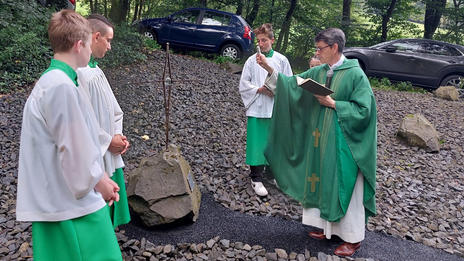 Förderkreis Mariengrotte Hünhan - Kreuzsegnung