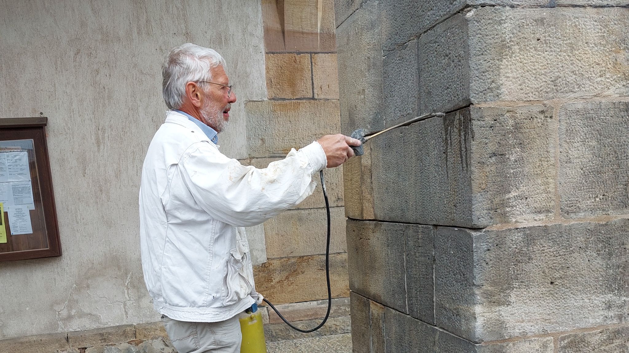 Renovierung Kirche Hünhan