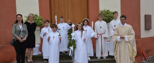 Erstkommunionkinder Ufhausen 1. Gruppe