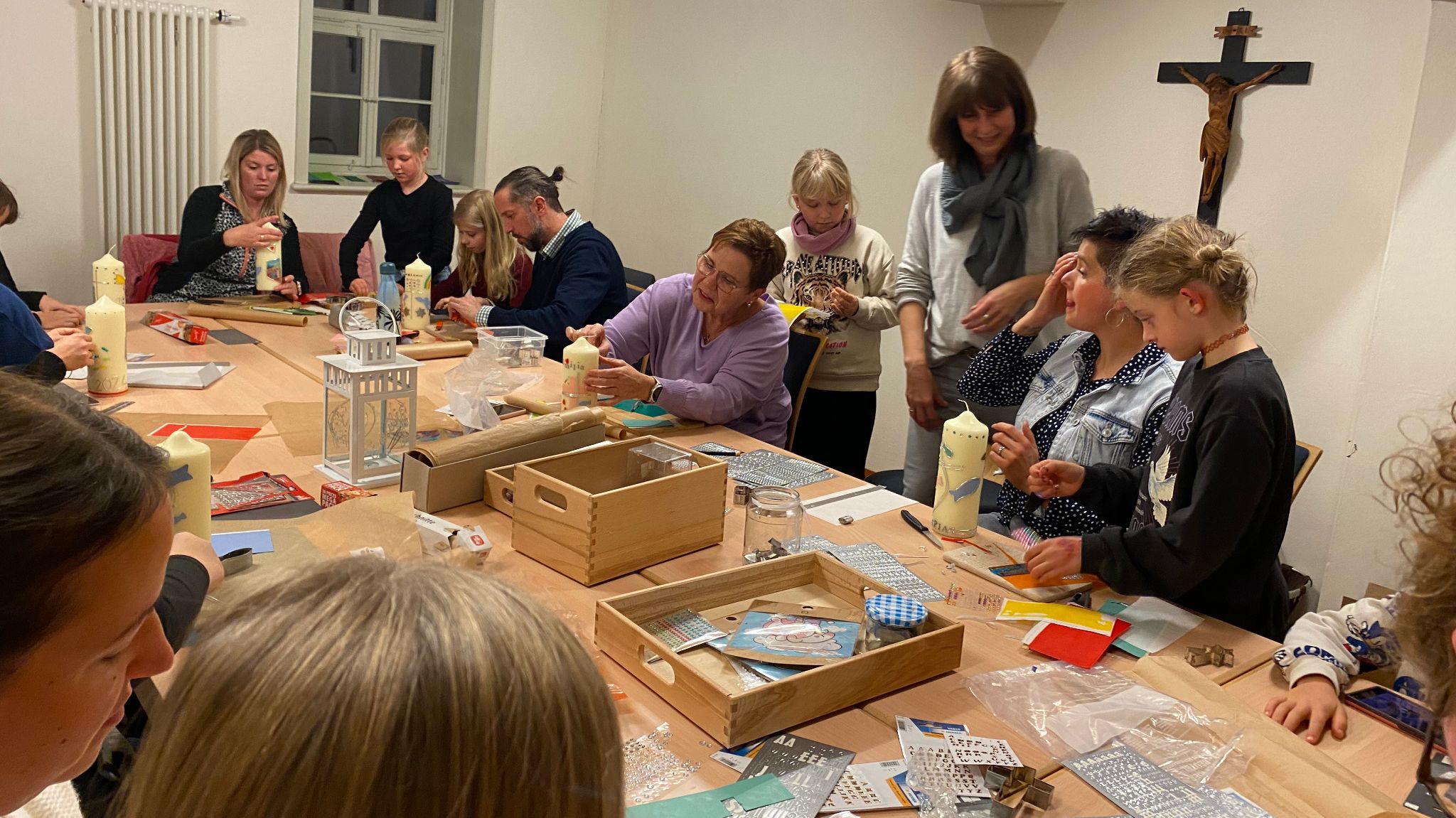 Basteln der Familienkerzen