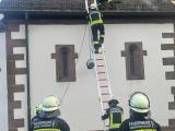 Ausbildungsabend der Feuerwehr Großenlüder in und an der Pfarrkirche