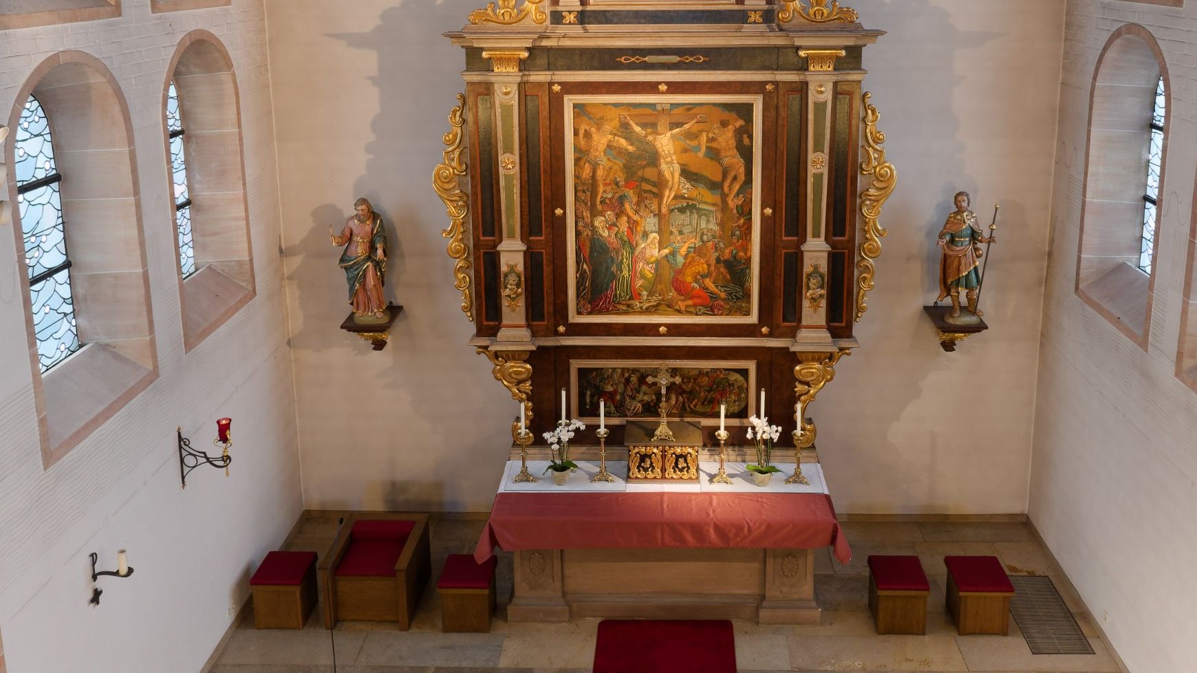 St. Nikolaus und Valentin, Steinhaus