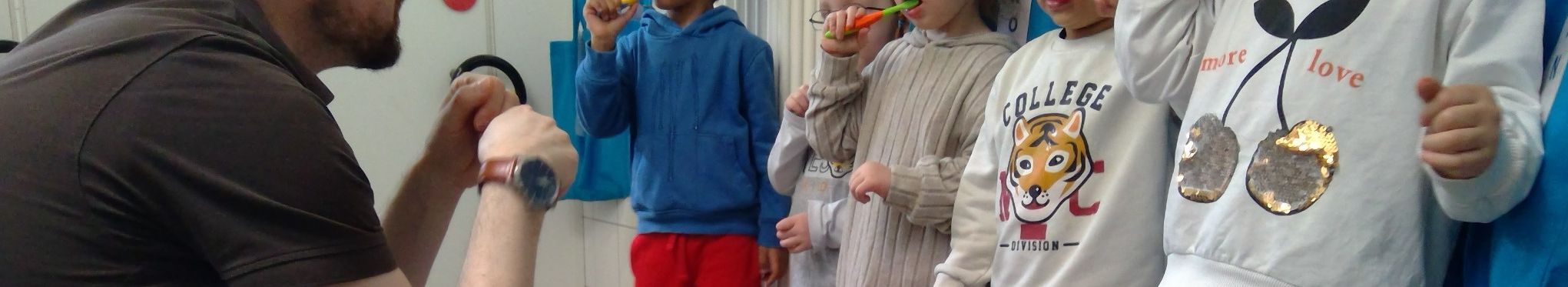 Besuch vom Patenschaftszahnarzt